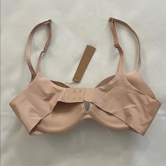 SKIMS ULTIMATE TEARDROP PUSH-UP BRA - Picture 2 of 3